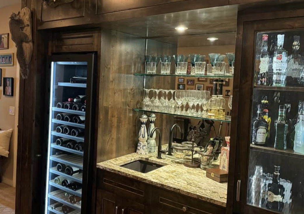 Game Room & Entertainment